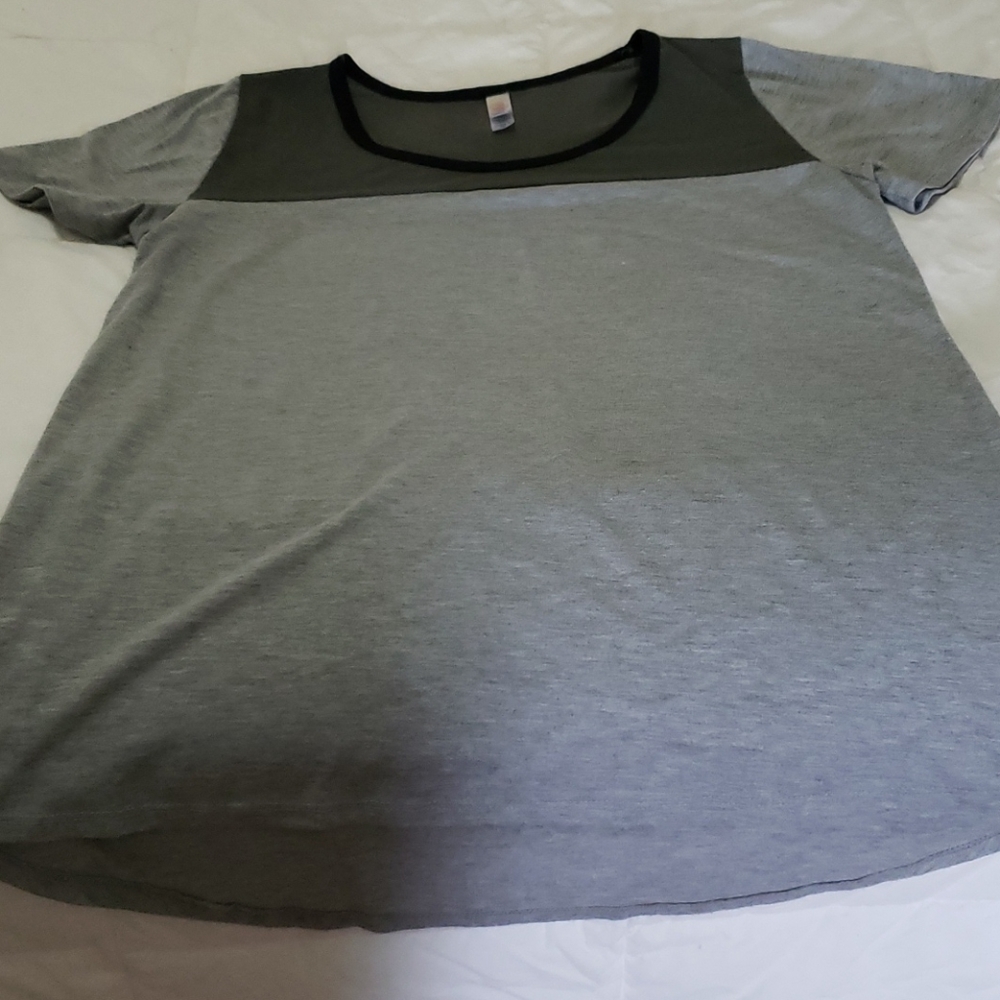 Lula‎ roe top
